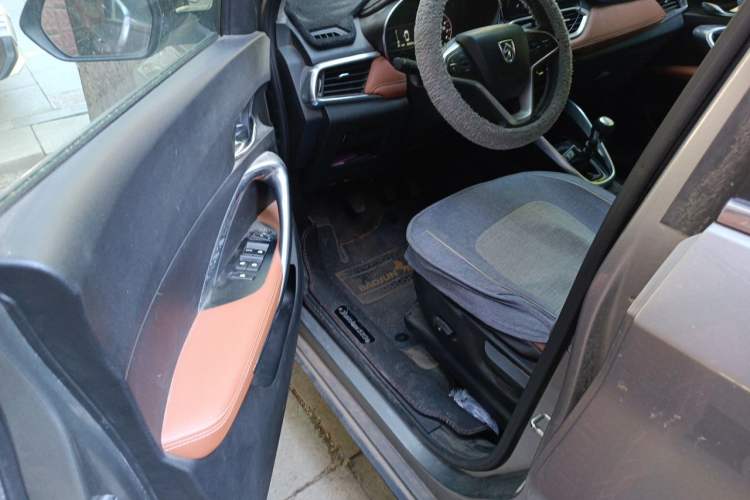 Used Baojun 510 2017 1.5L Manual Luxury Model Driver Seat