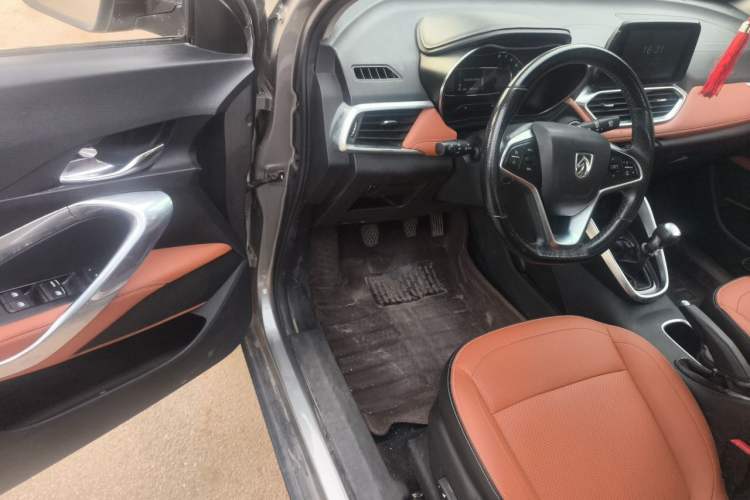 Used Baojun 510 2017 1.5L Manual Luxury Model Driver Seat