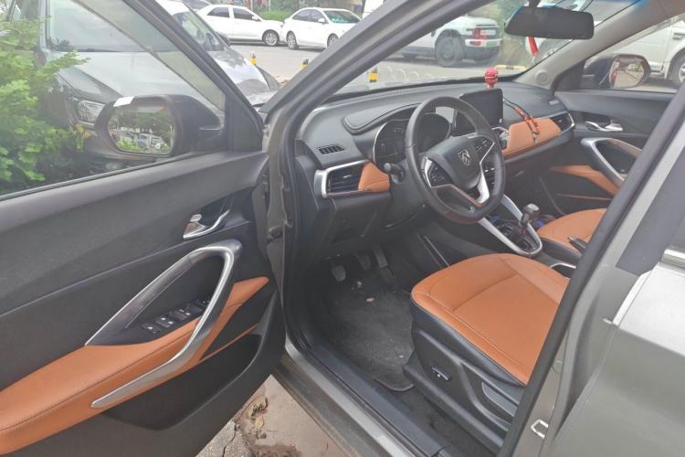 Used Baojun 510 2017 1.5L Manual Luxury Model Driver Seat