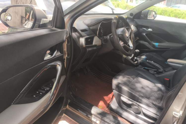 Used Baojun 510 2017 1.5L Manual Fashion Model Driver Seat