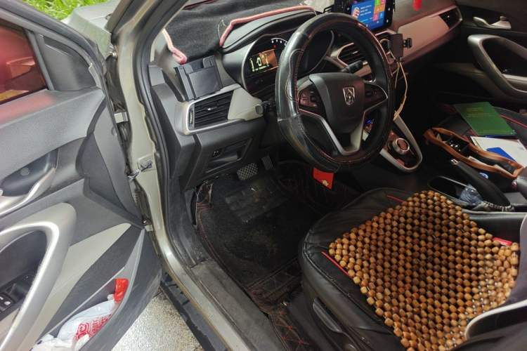 Used Baojun 510 2017 1.5L Automatic Fashion Model Driver Seat