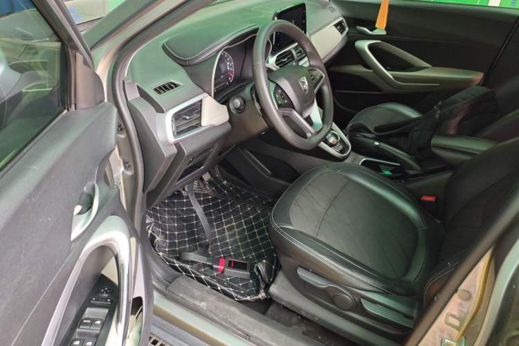 Used Baojun 510 2017 1.5L Automatic Fashion Model Driver Seat
