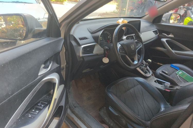 Used Baojun 510 2017 1.5L Manual Fashion Model Driver Seat