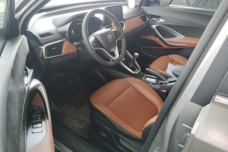 Used Baojun 510 2017 1.5L Manual Luxury Model Driver Seat