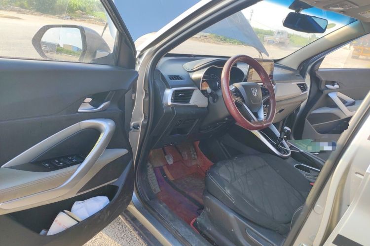 Used Baojun 510 2017 1.5L Manual Fashion Model Driver Seat