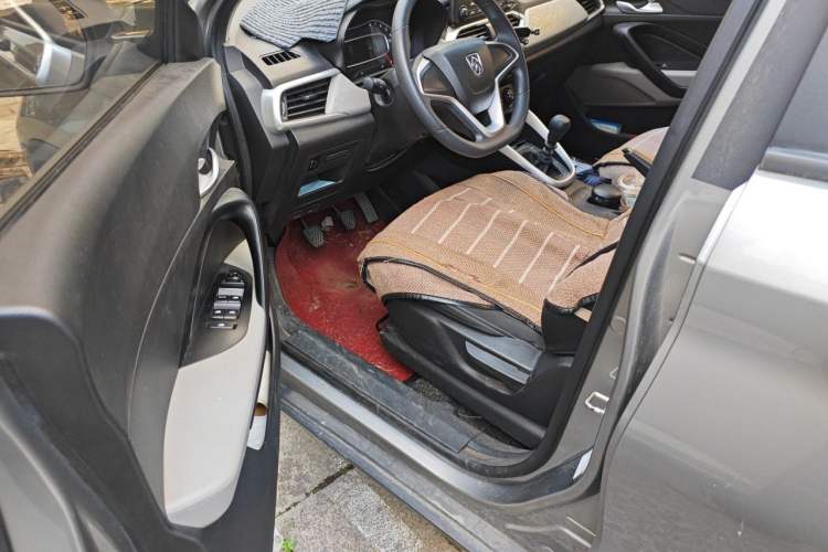 Used Baojun 510 2017 1.5L manual Comfort trim Driver Seat