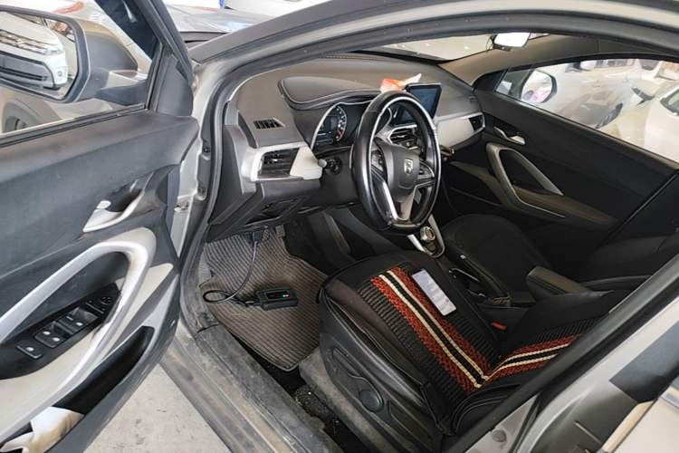 Used Baojun 510 2017 1.5L Automatic Fashion Model Driver Seat