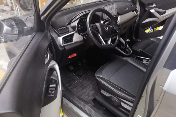Used Baojun 510 2017 1.5L manual Comfort trim Driver Seat
