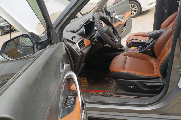 Used Baojun 510 2017 1.5L Manual Luxury Model Driver Seat