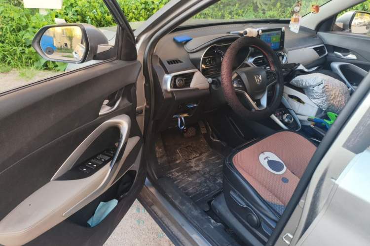 Used Baojun 510 2017 1.5L Automatic Fashion Model Driver Seat