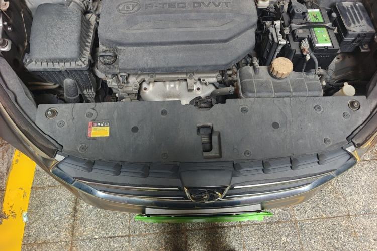 Used Baojun 510 2017 1.5L Automatic Fashion Model Engine Bay