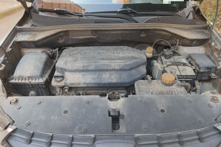 Used Baojun 510 2017 1.5L Manual Fashion Model Engine Bay