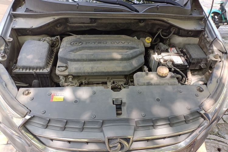 Used Baojun 510 2017 1.5L manual Comfort trim Engine Bay