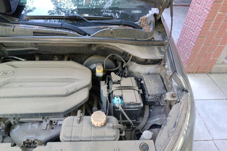 Used Baojun 510 2017 1.5L Manual Luxury Model Engine Bay Left