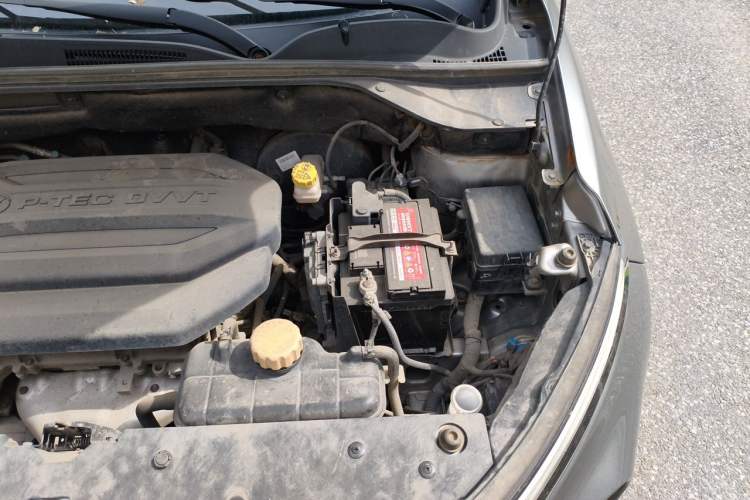 Used Baojun 510 2017 1.5L Automatic Luxury Model Engine Bay Left