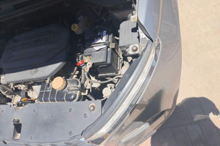 Used Baojun 510 2017 1.5L Manual Fashion Model Engine Bay Left