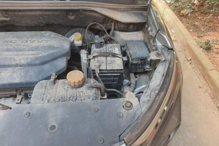 Used Baojun 510 2017 1.5L Manual Fashion Model Engine Bay Left