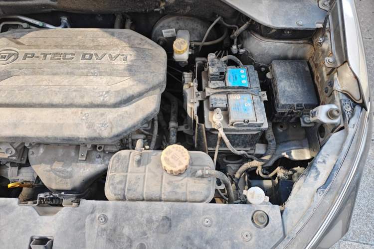 Used Baojun 510 2017 1.5L manual Comfort trim Engine Bay Left