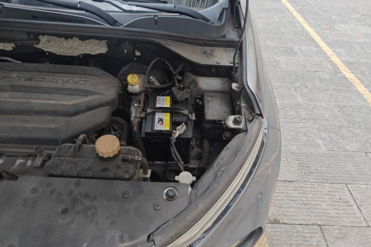 Used Baojun 510 2017 1.5L Manual Fashion Model Engine Bay Left