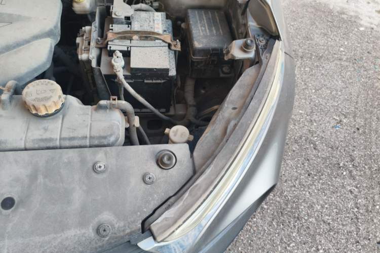 Used Baojun 510 2017 1.5L Automatic Fashion Model Engine Bay Left