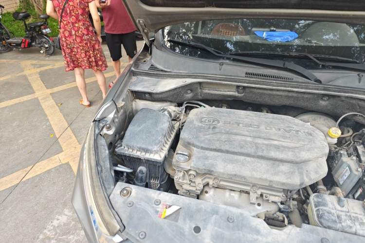 Used Baojun 510 2017 1.5L manual Comfort trim Engine Bay Right