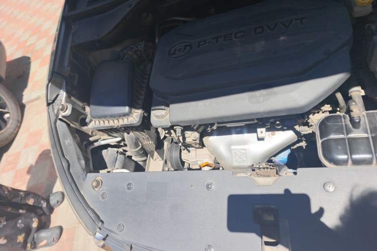 Used Baojun 510 2017 1.5L Manual Fashion Model Engine Bay Right