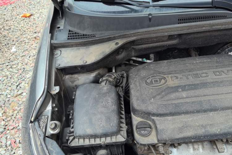 Used Baojun 510 2017 1.5L Automatic Fashion Model Engine Bay Right