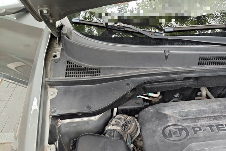 Used Baojun 510 2017 1.5L Manual Fashion Model Engine Bay Right