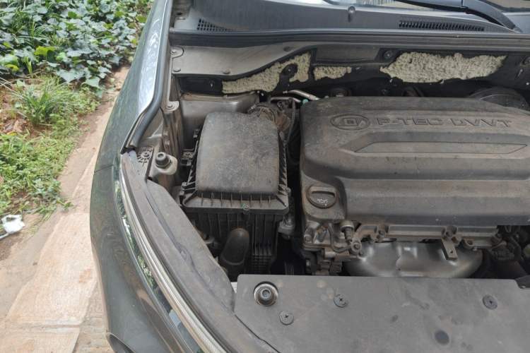 Used Baojun 510 2017 1.5L Manual Fashion Model Engine Bay Right