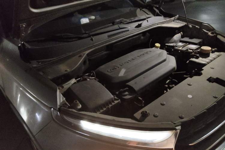 Used Baojun 510 2017 1.5L Manual Fashion Model Engine Bay Right