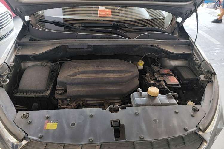 Used Baojun 510 2017 1.5L Automatic Fashion Model Engine Bay