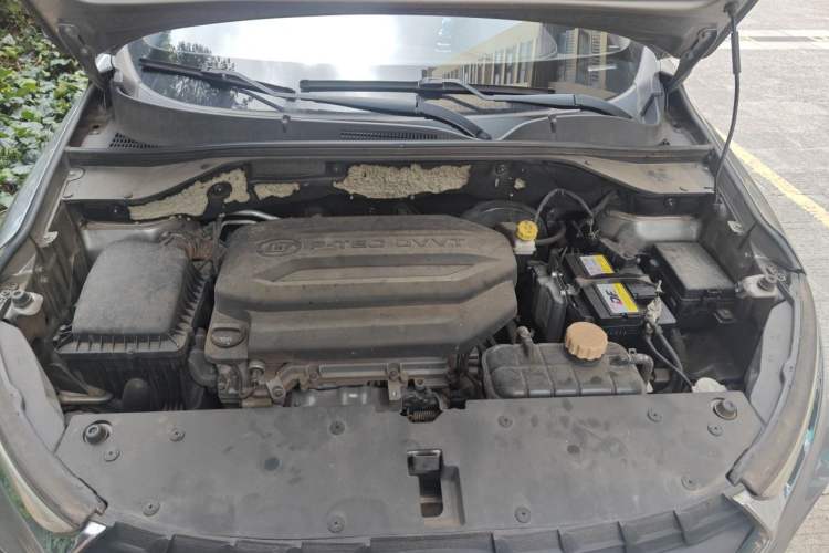 Used Baojun 510 2017 1.5L Manual Fashion Model Engine Bay