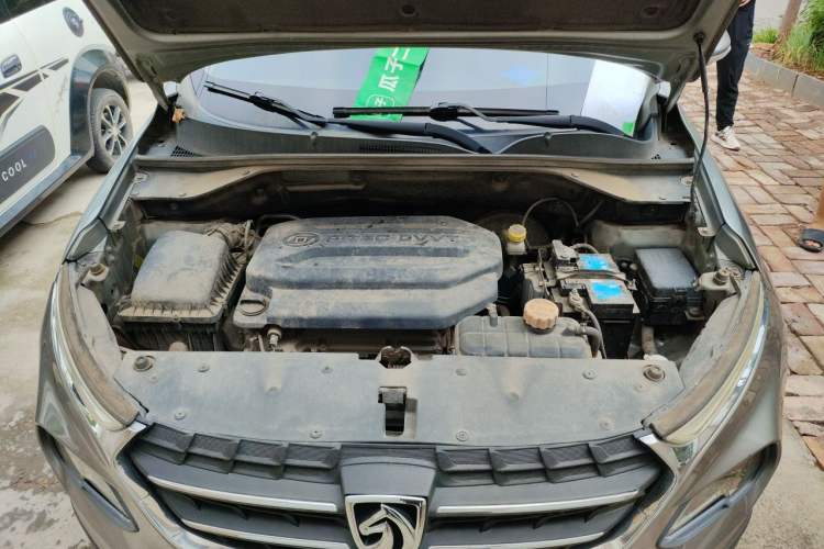 Used Baojun 510 2017 1.5L Manual Fashion Model Engine Bay