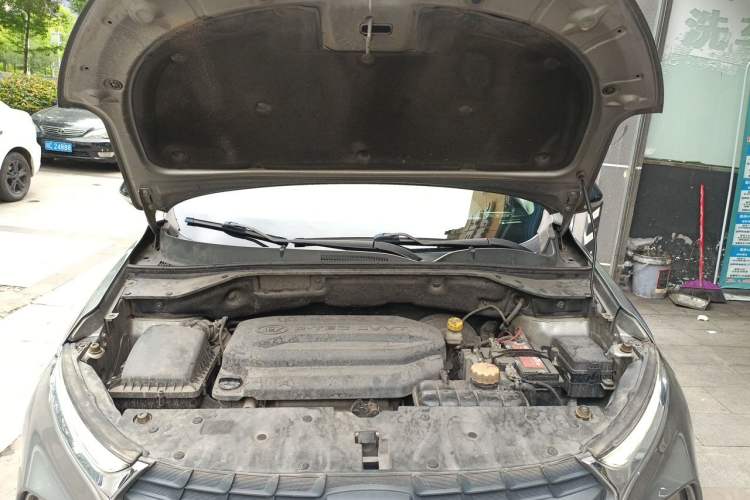 Used Baojun 510 2017 1.5L Manual Luxury Model Engine Bay