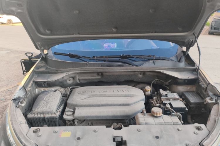Used Baojun 510 2017 1.5L Automatic Fashion Model Engine Bay
