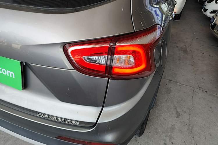 Used Baojun 510 2017 1.5L Automatic Fashion Model Exterior 3