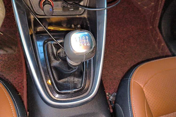 Used Baojun 510 2017 1.5L Manual Luxury Model Gear Lever