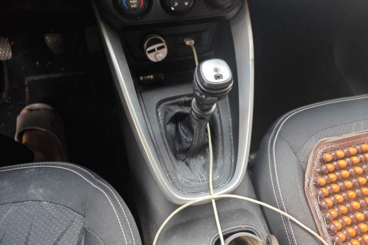 Used Baojun 510 2017 1.5L manual Comfort trim Gear Lever