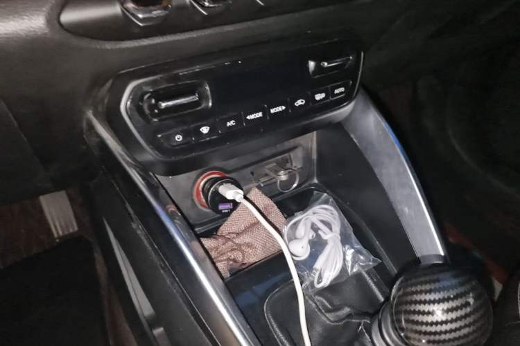 Used Baojun 510 2017 1.5L Manual Luxury Model Gear Lever