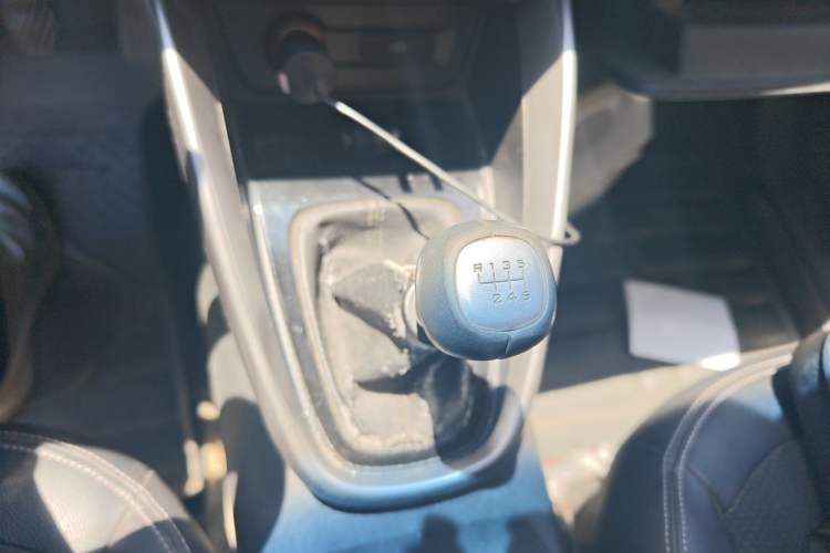 Used Baojun 510 2017 1.5L Manual Fashion Model Gear Lever