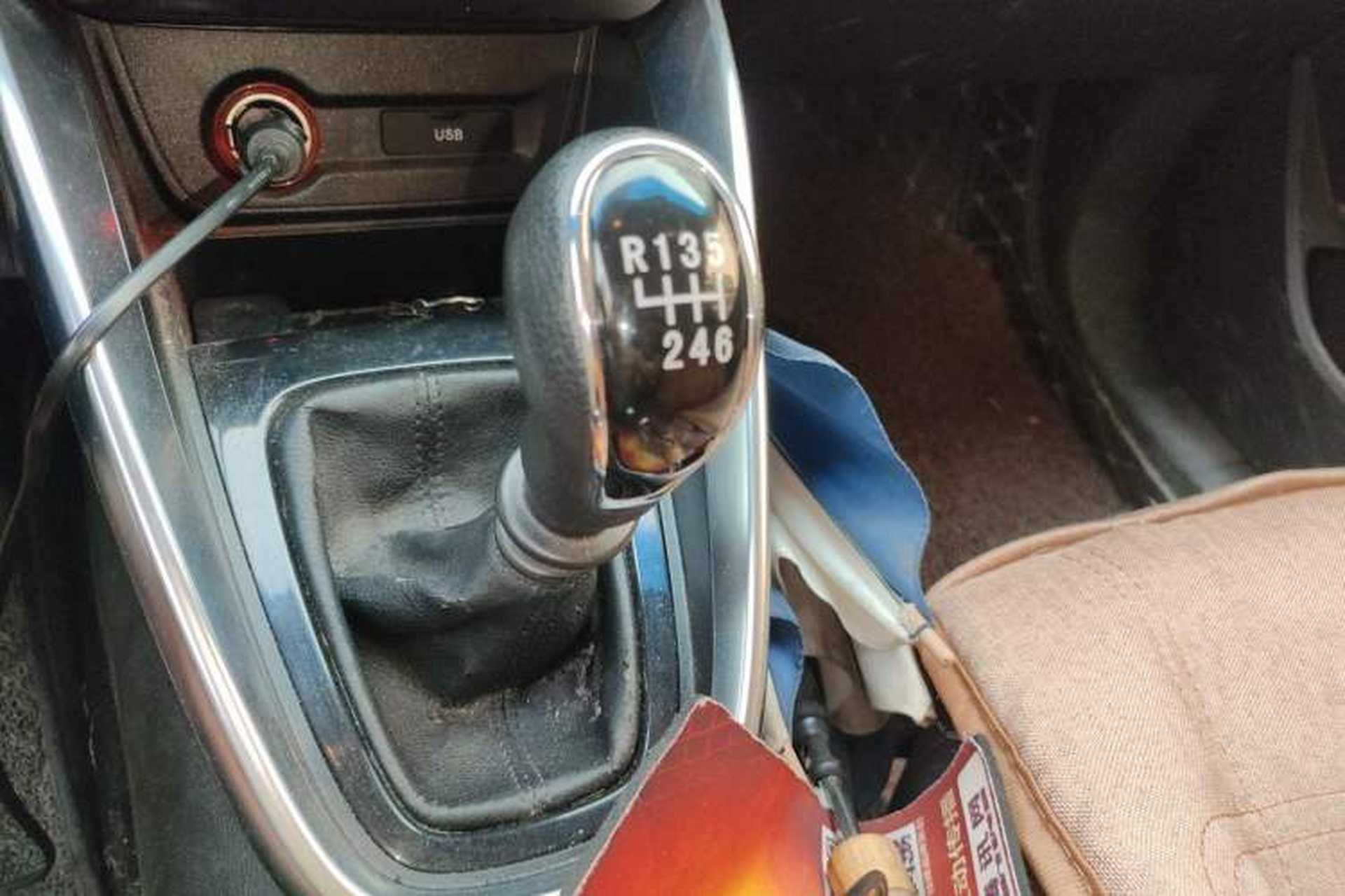 Used Baojun 510 2017 1.5L Manual Luxury Model Gear Lever