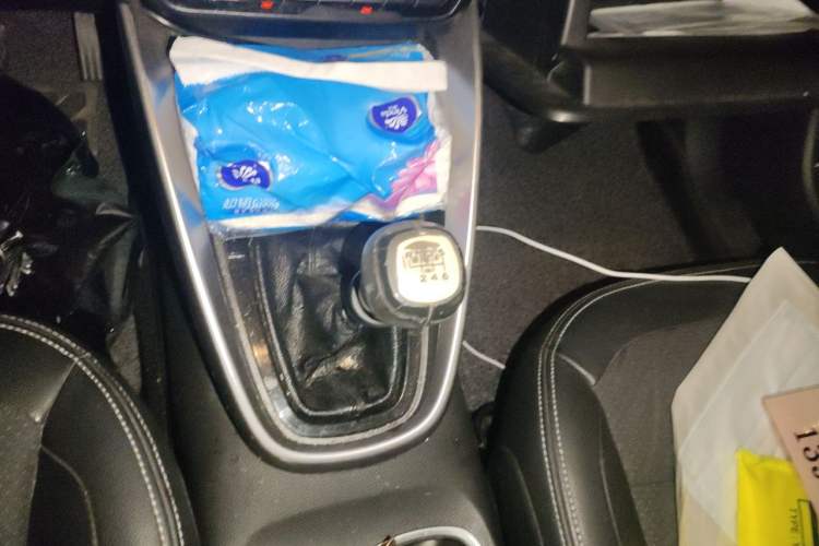 Used Baojun 510 2017 1.5L Manual Fashion Model Gear Lever
