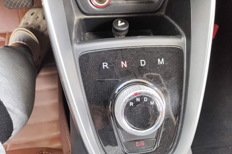 Used Baojun 510 2017 1.5L Automatic Fashion Model Gear Lever