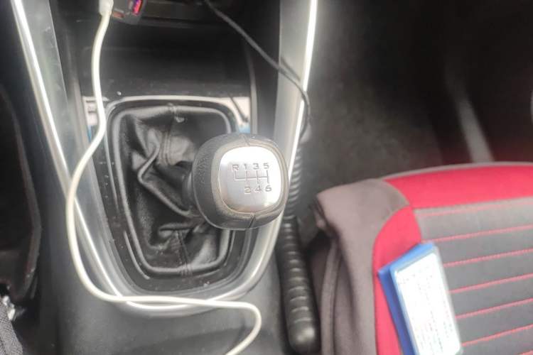 Used Baojun 510 2017 1.5L Manual Luxury Model Gear Lever