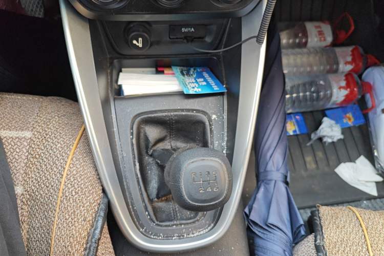 Used Baojun 510 2017 1.5L manual Comfort trim Gear Lever
