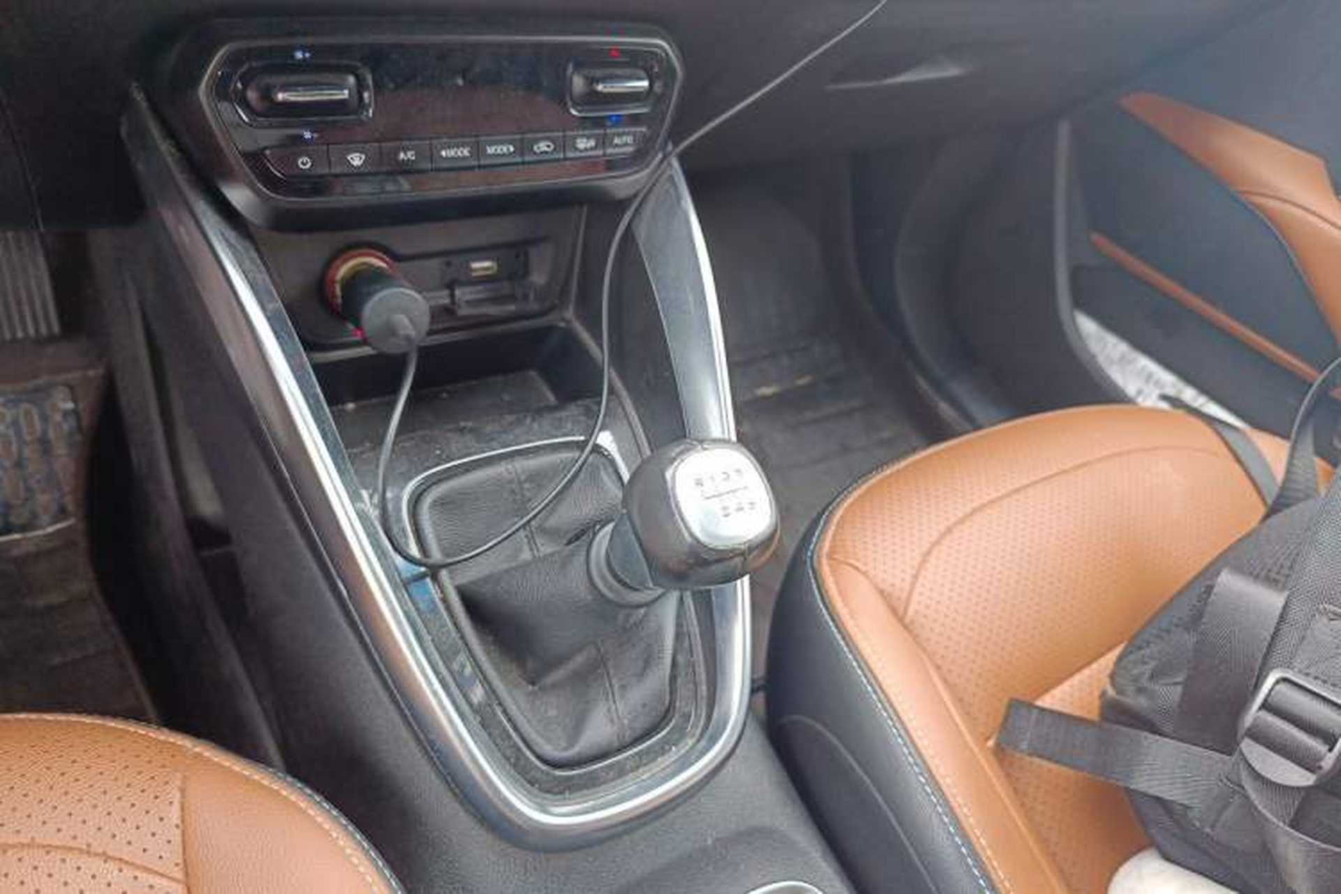 Used Baojun 510 2017 1.5L Manual Luxury Model Gear Lever