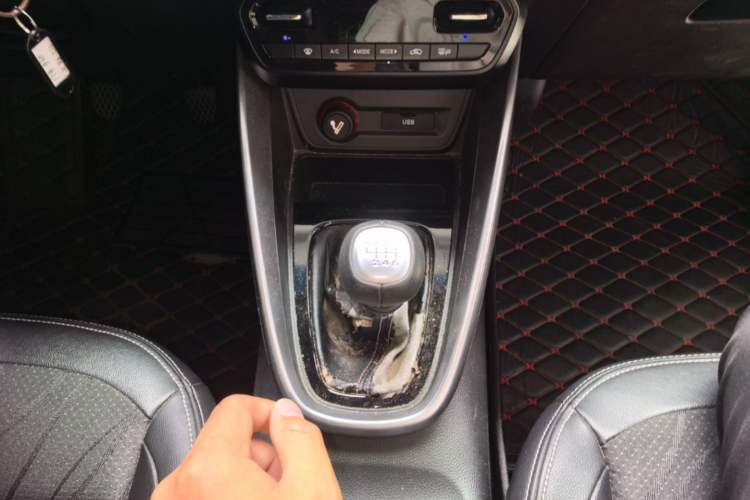Used Baojun 510 2017 1.5L Manual Fashion Model Gear Lever