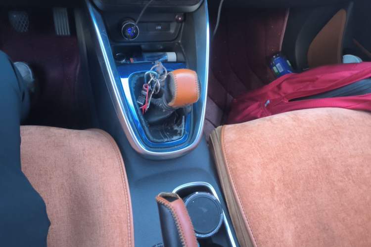 Used Baojun 510 2017 1.5L Manual Luxury Model Gear Lever