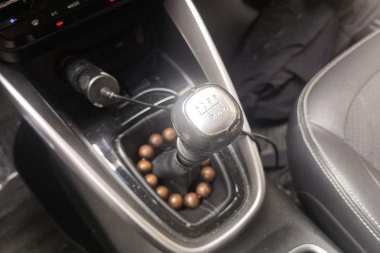Used Baojun 510 2017 1.5L manual Comfort trim Gear Lever