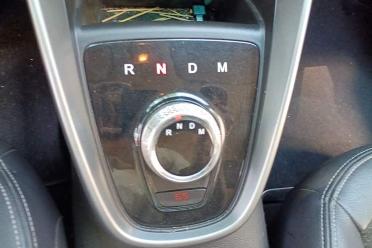 Used Baojun 510 2017 1.5L Automatic Fashion Model Gear Lever